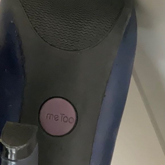 Me Too booties, Blue leather and real fur trim with back gold zipper. Size 10M - Picture 8 of 9